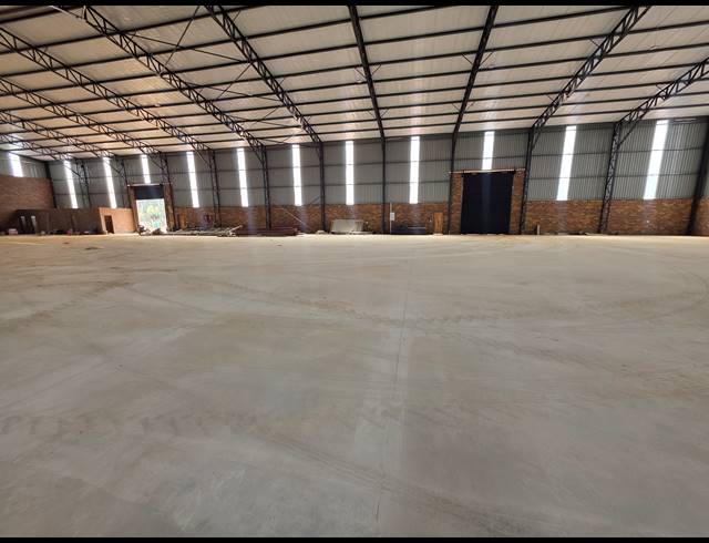 2,531M² WAREHOUSE TO LET IN AEROTON